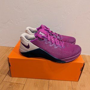 Nike Metcon 5 size 7 vivid purple sneakers